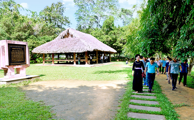 Du lịch tân trào